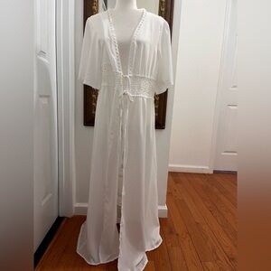 Source Unknown White Elegant Sheer Robe